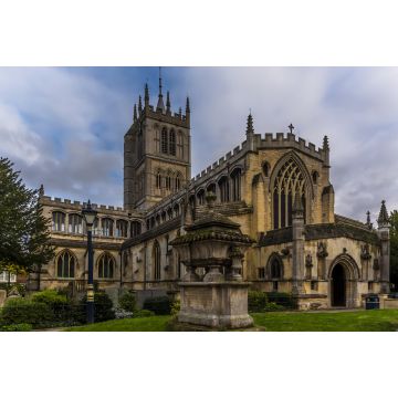 Lais Puzzle - Ein Panoramablick auf die St. Mary's Church in Melton Mowbray, Leicestershire, England im Sommer - 2.000 Teile