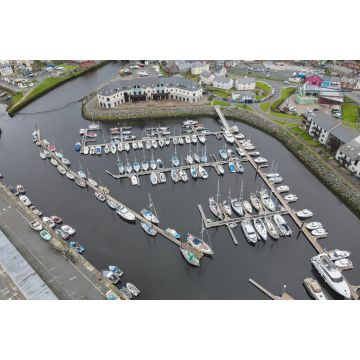 Lais Puzzle - Boote im Hafen von Aberystwyth Marina, Ceredigion, Wales, Großbritannien, direkt an der Küste der Irischen See - 2.000 Teile