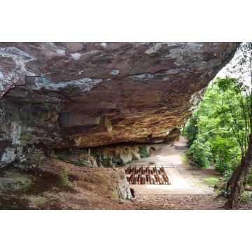 Lais Puzzle - Höhle mit Kapelle im Inneren. Höhle Terceira Légua - Caxias do Sul - Rio Grande do Sul - Brasilien - 2.000 Teile
