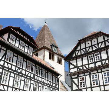 Lais Puzzle - Turm der Stiftskirche mit Fachwerkhäusern in Kaufungen / Hessen - 2.000 Teile