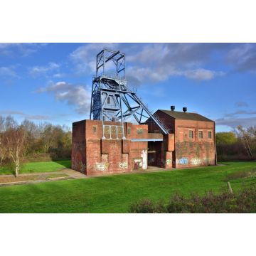 Lais Puzzle - Barnsley Main Pit Head & Winding Gear, jetzt ein Grade II Listed Monument, England - 2.000 Teile