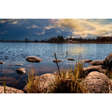 Lais Puzzle - Stimmungsvoller Blick über den See Moeckeln in Karlskoga in Schweden an einem sonnigen Frühlingstag - 2.000 Teile