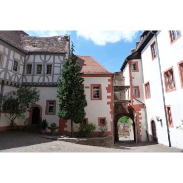 Lais Puzzle - Kernburg und Burghof mittelalterliche Burg Breuberg - 2.000 Teile