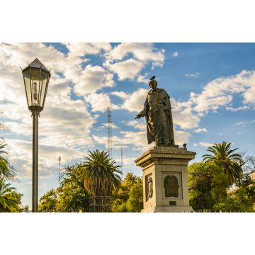 Lais Puzzle - Ansicht der Statue vom 25. Mai, Stadt San Juan, Provinz San Juan, Argentinien. - 2.000 Teile