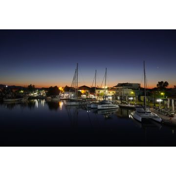 Lais Puzzle - Kleiner griechischer Hafen bei Komotini bei Nacht gesehen - 2.000 Teile