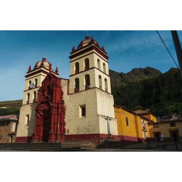 Lais Puzzle - Kolonialkirche auf der Plaza de Armas der Stadt Huancavelica, Peru - 2.000 Teile