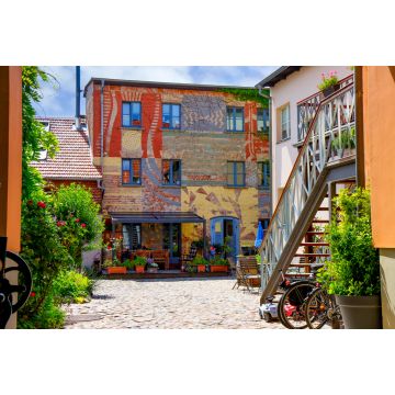 Lais Puzzle - Farbenfrohes Leben, Innenhof Neuruppin - 2.000 Teile
