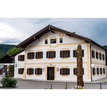 Lais Puzzle - Papst Geburtshaus in Marktl am Inn, Bayern, Deutschland - 2.000 Teile