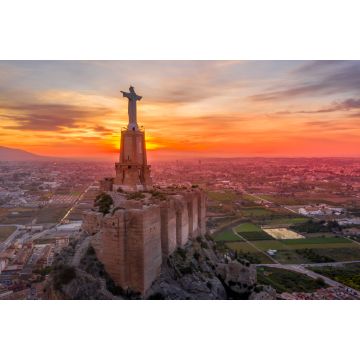 Lais Puzzle - Mittelalterliche Burg von Monteagudo mit Jesus Christus-Statue in der Nähe von Murcia, Spanien - 2.000 Teile