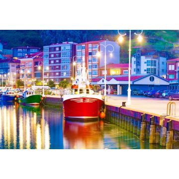 Lais Puzzle - Fischerdorf, Asturien, Spanien. Hafen mit Booten und Häusern in Ribadesella - 2.000 Teile