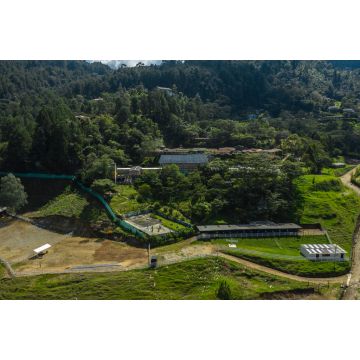 Lais Puzzle - La Catedral: Im Inneren des luxuriösen Gefängnisses, das sich Pablo Escobar in Kolumbien bauen ließ - 2.000 Teile