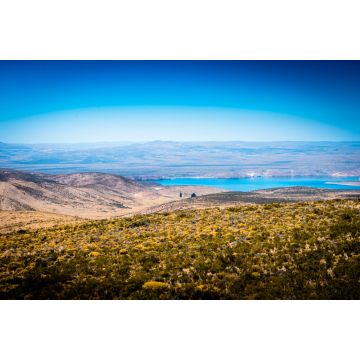 Lais Puzzle - Türkisfarbener See und Berge im Hintergrund. Neuquén, Argentinien - 2.000 Teile