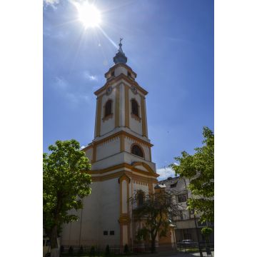 Lais Puzzle - Die Reformatorenkirche ist die größte Kirche in der Beregovo und Dekoration eines der Hauptplätze, Transkarpatien, Ukraine - 2.000 Teile
