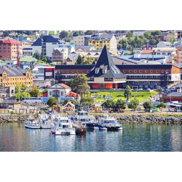Lais Puzzle - Ushuaia mit seinen über fünfzigtausend Einwohnern gilt allgemein als die südlichste Stadt der Welt - 2.000 Teile