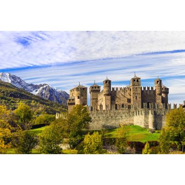 Lais Puzzle - Wunderschönes Castello di Fenis im Aostatal, umgeben von Alpenbergen - 2.000 Teile