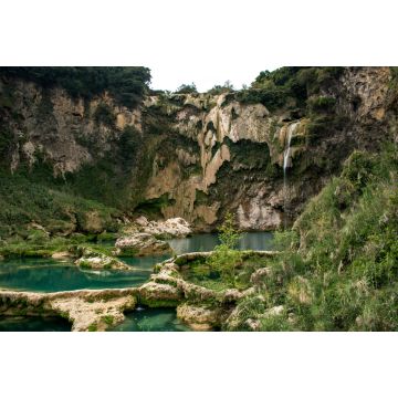 Lais Puzzle - Panoramaaufnahme des Wasserfalls El Salto mit wenig fallendem Wasser und den türkisfarbenen Wasserbecken, in Mexiko in der Huasteca Potosina in San Luis Potosí - 2.000 Teile