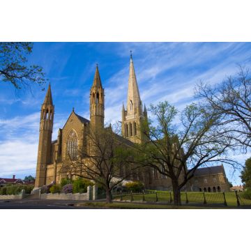 Lais Puzzle - Die Sacred Heart Cathedral in der viktorianischen Goldgräberstadt Bendigo ist die größte Kathedrale im ländlichen Australien - 2.000 Teile