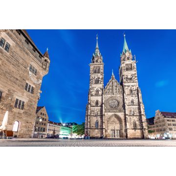 Lais Puzzle - Klassische Nachtansicht in Nürnberg auf das beleuchtete Gebäude der Lorenzkirche St. Lorenz - 2.000 Teile
