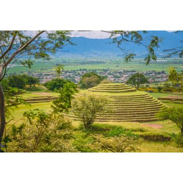 Lais Puzzle - Archäologische Zone von Guachimontones im Bundesstaat Jalisco, Mexiko. Pyramide mit Sommerlandschaft und blauem Himmel - 2.000 Teile