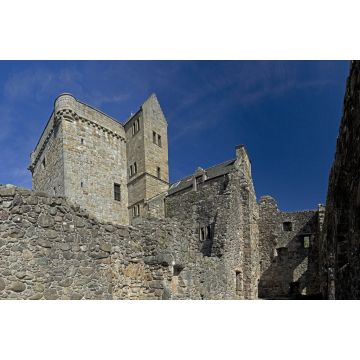 Lais Puzzle - Mittelalterliche Burg im Innenhof, Campbell bei Dollar, Clackmannanshire, Schottland - 2.000 Teile