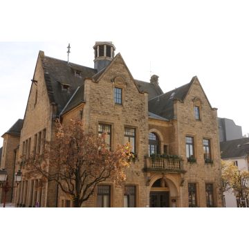 Lais Puzzle - Historisches Gebäude im Zenztrum von Ettelbrück in Luxemburg - 2.000 Teile