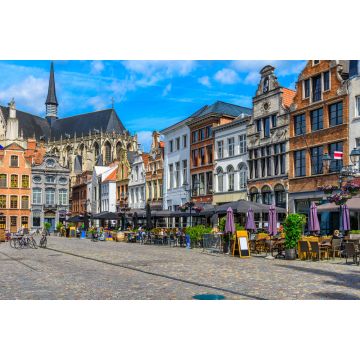 Lais Puzzle - Grote Markt in Mechelen, Belgien. Mechelen ist eine Stadt und Gemeinde in der Provinz Antwerpen, Flandern, Belgien - 2.000 Teile
