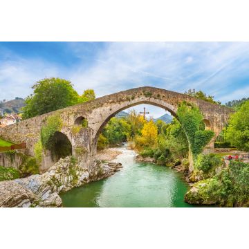 Lais Puzzle - Römische Buckelbrücke auf dem Sella-Fluss in Cangas de Onis, Asturien, Spanien - 2.000 Teile