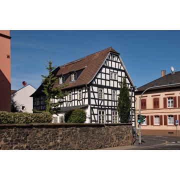 Lais Puzzle - Das alte Rathaus in Wöllstadt in der Wetterau in Hessen - 2.000 Teile
