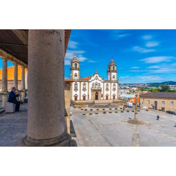 Lais Puzzle - Die Kirche der Barmherzigkeit oder Igreja da Misericórdia von der Kathedrale von Viseu, Portugal aus gesehen - 2.000 Teile