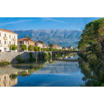 Lais Puzzle - Die Stadt Sora an einem sonnigen Morgen. Provinz Frosinone, Latium, Italien. - 2.000 Teile