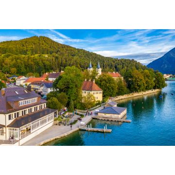 Lais Puzzle - Tegernsee, Deutschland. Der Tegernsee in Rottach-Egern (Bayern), Deutschland, nahe der österreichischen Grenze. Luftaufnahme des Tegernsees in den bayerischen Alpen. Bad Wiessee. Tegernsee in Bayern. - 2.000 Teile
