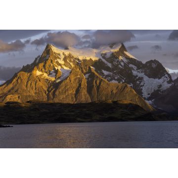 Lais Puzzle - Sonnenaufgang über Cuernos del Paine, Lago Pehoe, Nationalpark Torres del Paine, chilenisches Patagonien, Chile, Südamerika - 2.000 Teile