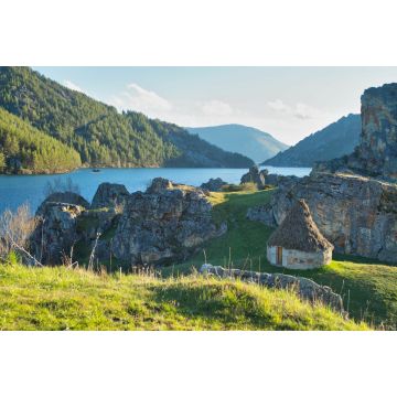 Lais Puzzle - Alba de los Cardaños und Reservoir von Camporredondo in der Provinz Palencia, Castilla und Leon, Spanien - 2.000 Teile