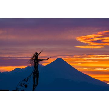 Lais Puzzle - Zoomaufnahme der schönen Sonnenaufgangsfarben am Ufer des Llanquihue-Sees mit dem unverwechselbaren Vulkan Osorno im Hintergrund - 2.000 Teile