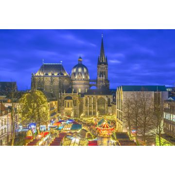 Lais Puzzle - Aachener Dom mit Weihnachtsmarkt zur blauen Stunde, Aachen - 2.000 Teile