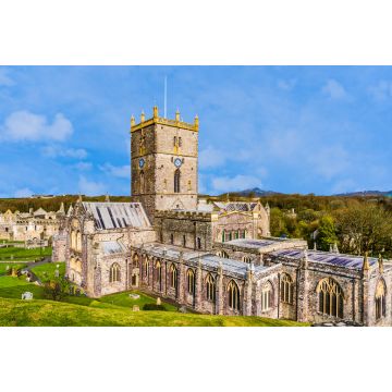 Lais Puzzle - Panoramablick auf die St. David's Cathedral in St Davids, Pembrokeshire, Wales, UK - 2.000 Teile