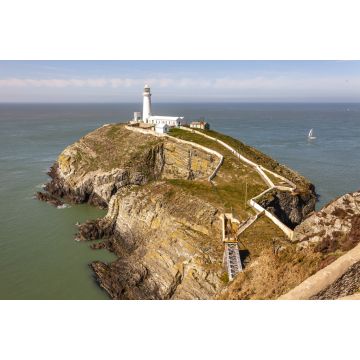 Lais Puzzle - Der South Stack-Leuchtturm wurde auf dem Gipfel einer kleinen Insel vor der Nordwestküste von Holy Island, Anglesey, Wales, errichtet. - 2.000 Teile
