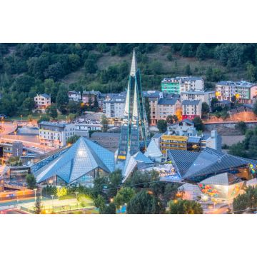 Lais Puzzle - Panoramablick auf die Stadt Andorra La Vella und Escaldes - Engordany, Andorra - 2.000 Teile