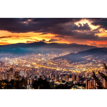 Lais Puzzle - Sonnenuntergang über Medellin, Kolumbien - 2.000 Teile