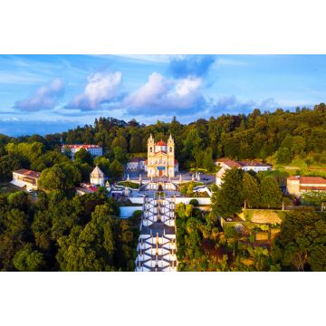 Lais Puzzle - Luftaufnahme der Kathedrale Bom Jesus do Monte in Braga, Portugal, am Abend - 2.000 Teile