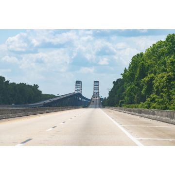 Lais Puzzle - Bay Minette mit der Interstate Highway Road i-65 in Alabama mit der Brücke von General WK Wilson Jr. über Mobile Bay Water im Sommer - 2.000 Teile
