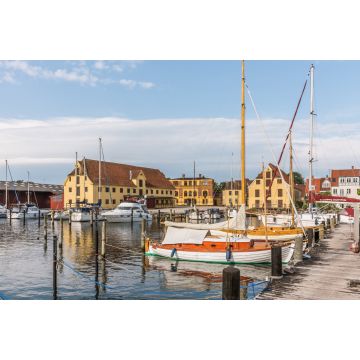 Lais Puzzle - Alte Segelboote und riesige Lagerhäuser im Hafen von Svendborg - 2.000 Teile