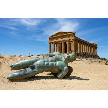 Lais Puzzle - Bronzestatue des Ikarus vor den Ruinen des Concordia-Tempels im Tal der Tempel bei Agrigento auf der italienischen Insel Sizilien - 2.000 Teile