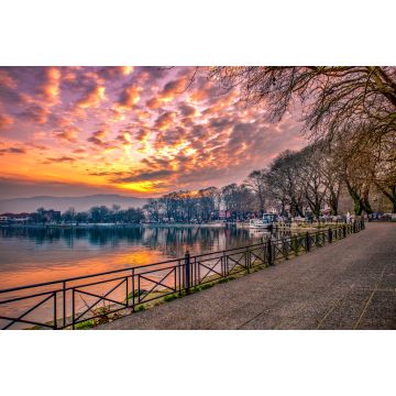 Lais Puzzle - Blick auf den See Pamvotis bei Sonnenuntergang. Ioannina Stadt, Griechenland - 2.000 Teile