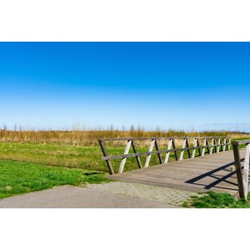 Lais Puzzle - Wanderweg und Holzbrücke im Erholungspark Zuidpolder in Barendrecht, Niederlande. Blauer Himmel - 2.000 Teile