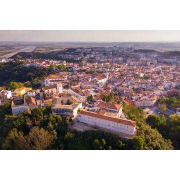 Lais Puzzle - Stadtteil Santarem mit Gebäuden und Landschaft, Portugal - 2.000 Teile