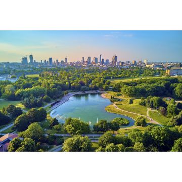 Lais Puzzle - Ein schöner Panoramablick auf den Sonnenuntergang in einem fabelhaften Abend im Juni von der Drohne in Pola Mokotowskie in Warschau, Polen - "Mokotow Field" ist ein großer Park in Warschau - Heißt "Jozef Pilsudski Park" - 2.000 Teile