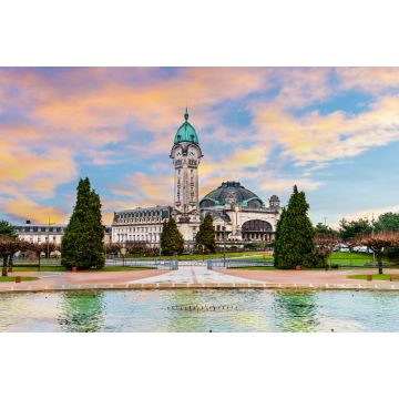 Lais Puzzle - Limoges Bahnhof unter einem schönen Himmel, in der Haute-Vienne, in Nouvelle-Aquitaine, Frankreich - 2.000 Teile