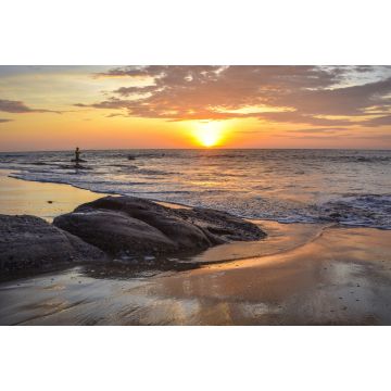 Lais Puzzle - Ein Fischer bei Sonnenuntergang am Playa las Pocitas, Mancora, Peru - 2.000 Teile