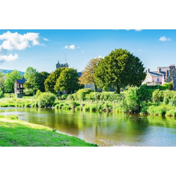 Lais Puzzle - Llanwrst, kleine Marktstadt in Nordwales, in der Nähe des Snowdonia-Nationalparks, Blick auf die Gebäude mit Blick auf den Fluss Conwy - 2.000 Teile